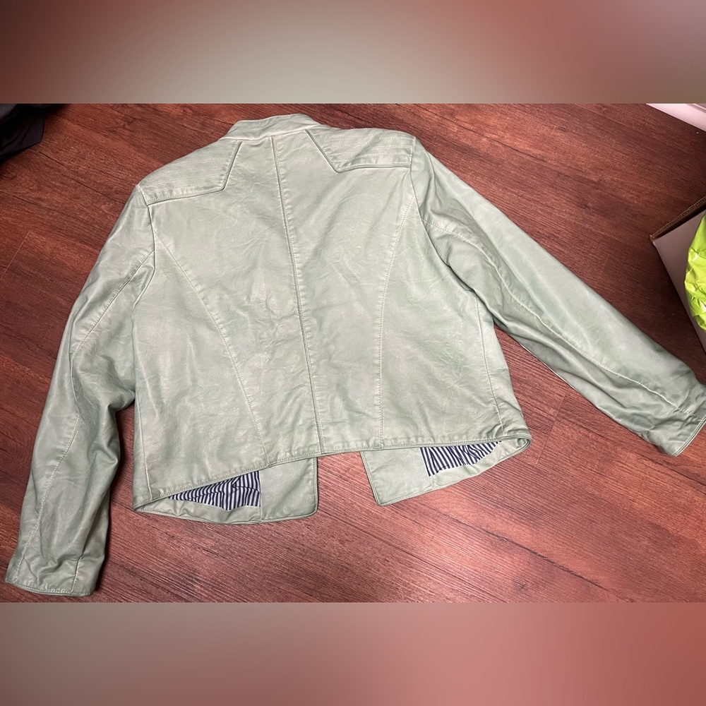 Chico’s Faux Leather Green Jacket Size 2 (US Size 12/Large) - Picture 8 of 8
